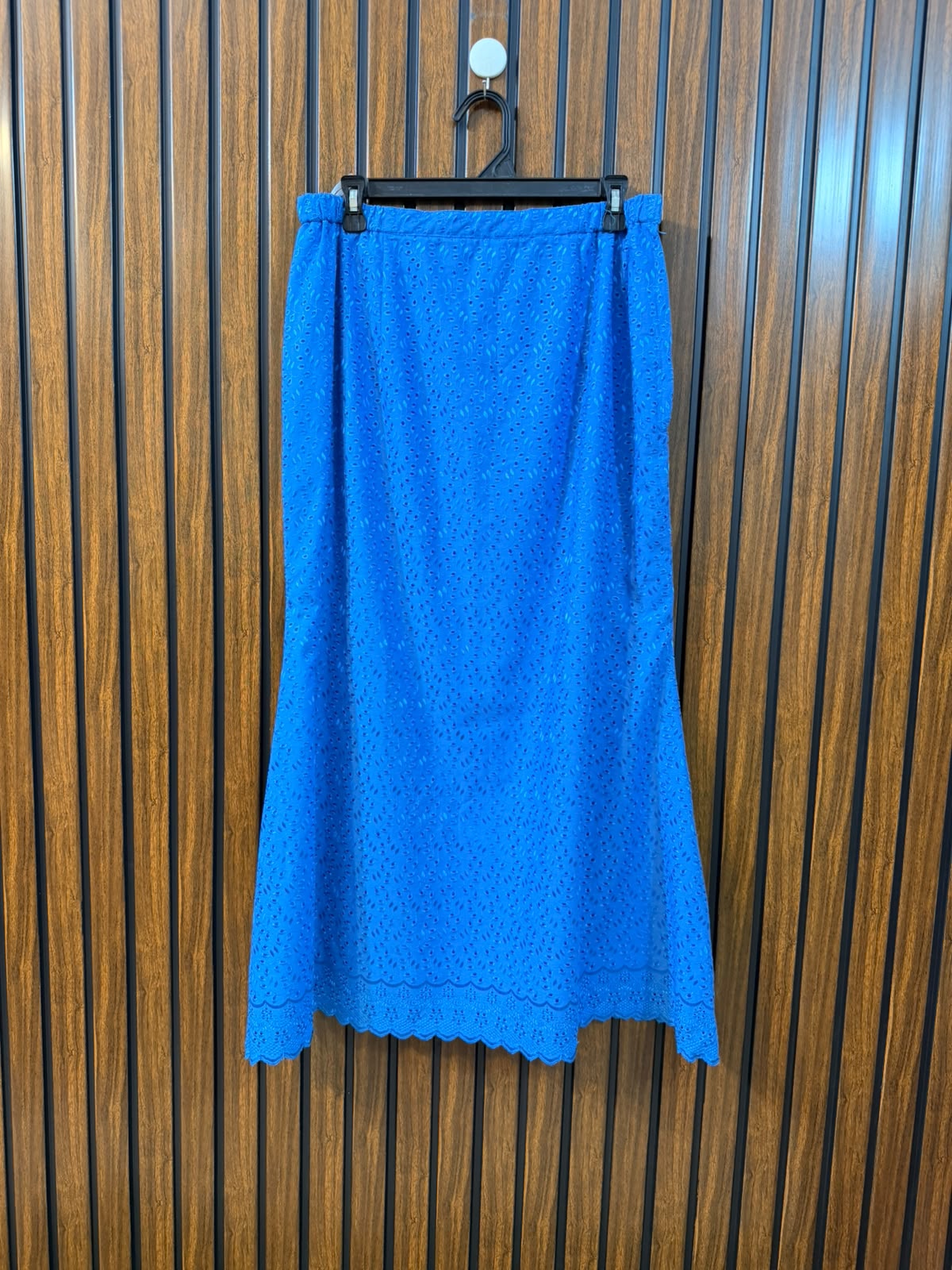 Waist 32  Length 35  Fabric Silk Imported Skirt for Women