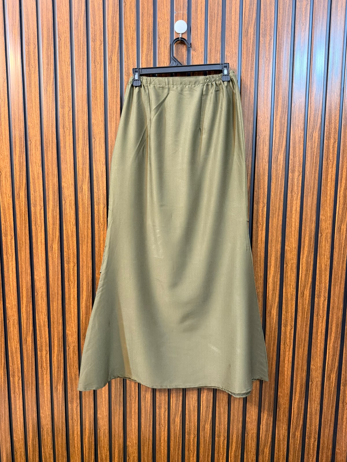 Waist 30  Length 40  Fabric Silk Women's Premium Skirt