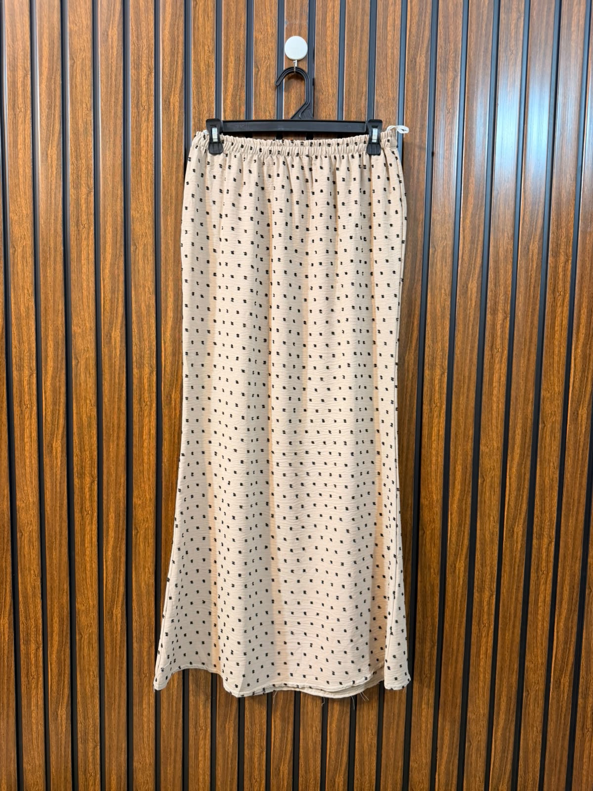 Waist 30  Length 37  Fabric Rayon Ladies Fashion Skirt