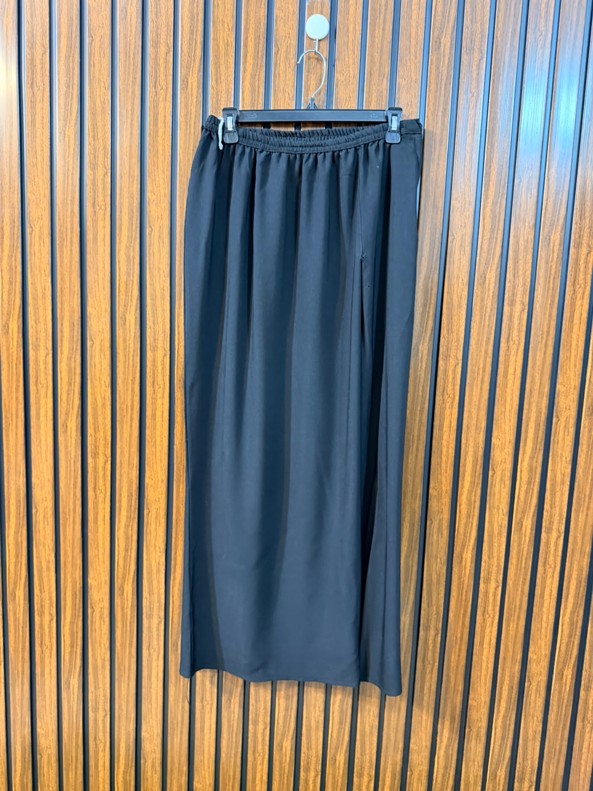 Waist 32  Length 37  Fabric Silk Women's Skirt Apparel