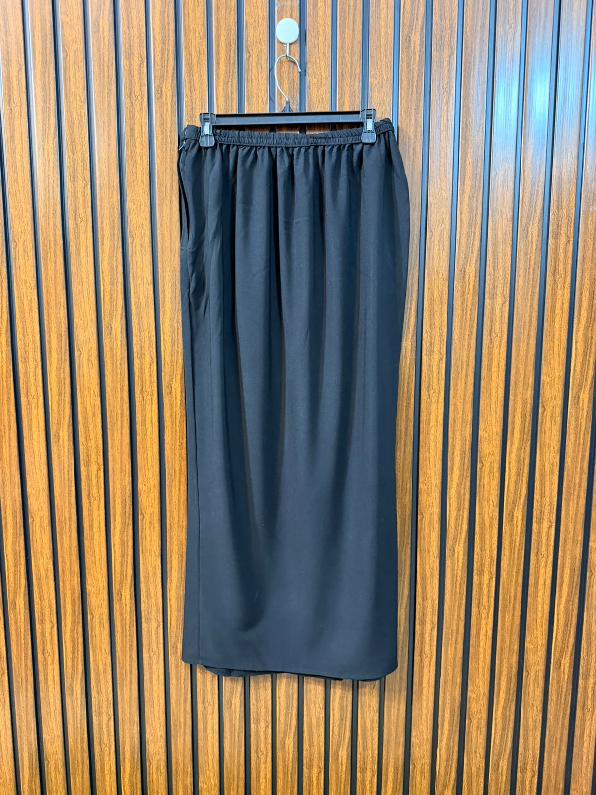 Waist 32  Length 37  Fabric Silk Women's Skirt Apparel