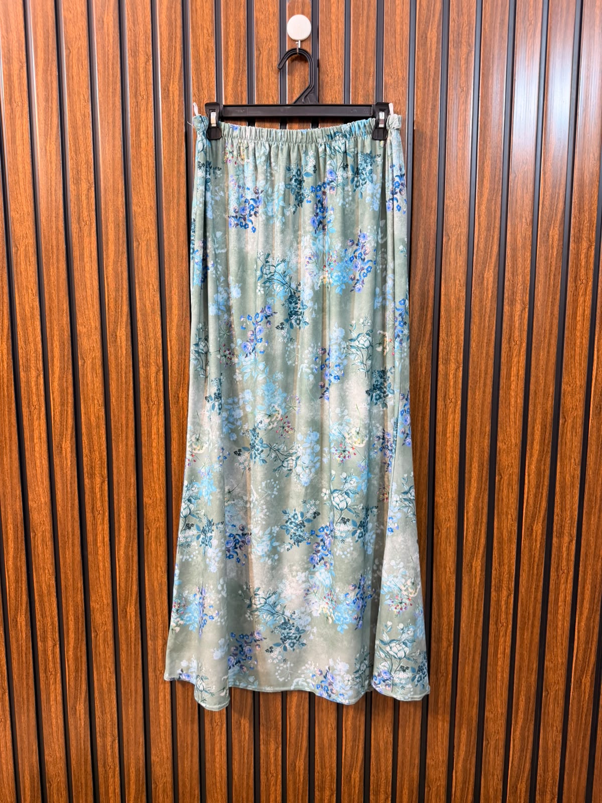 Waist 34  Length 38  Fabric Silk Women's Special Skirt