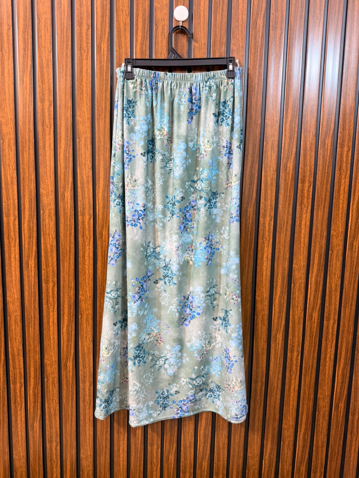 Waist 34  Length 38  Fabric Silk Women's Special Skirt