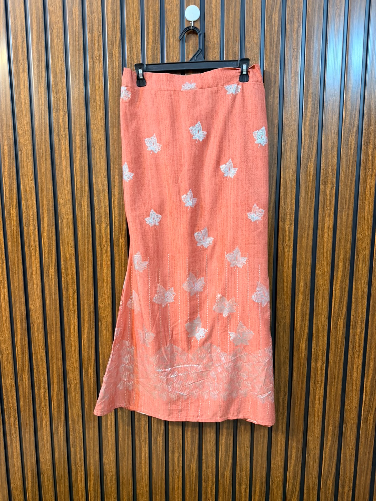 Waist 34  Length 38  Fabric Silk Women's Latest Skirt