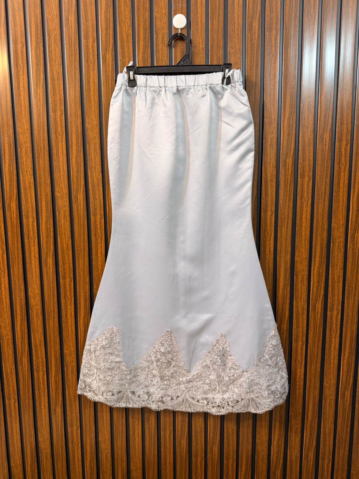 Waist 30  Length 39  Fabric Silk Women's Graceful Skirt