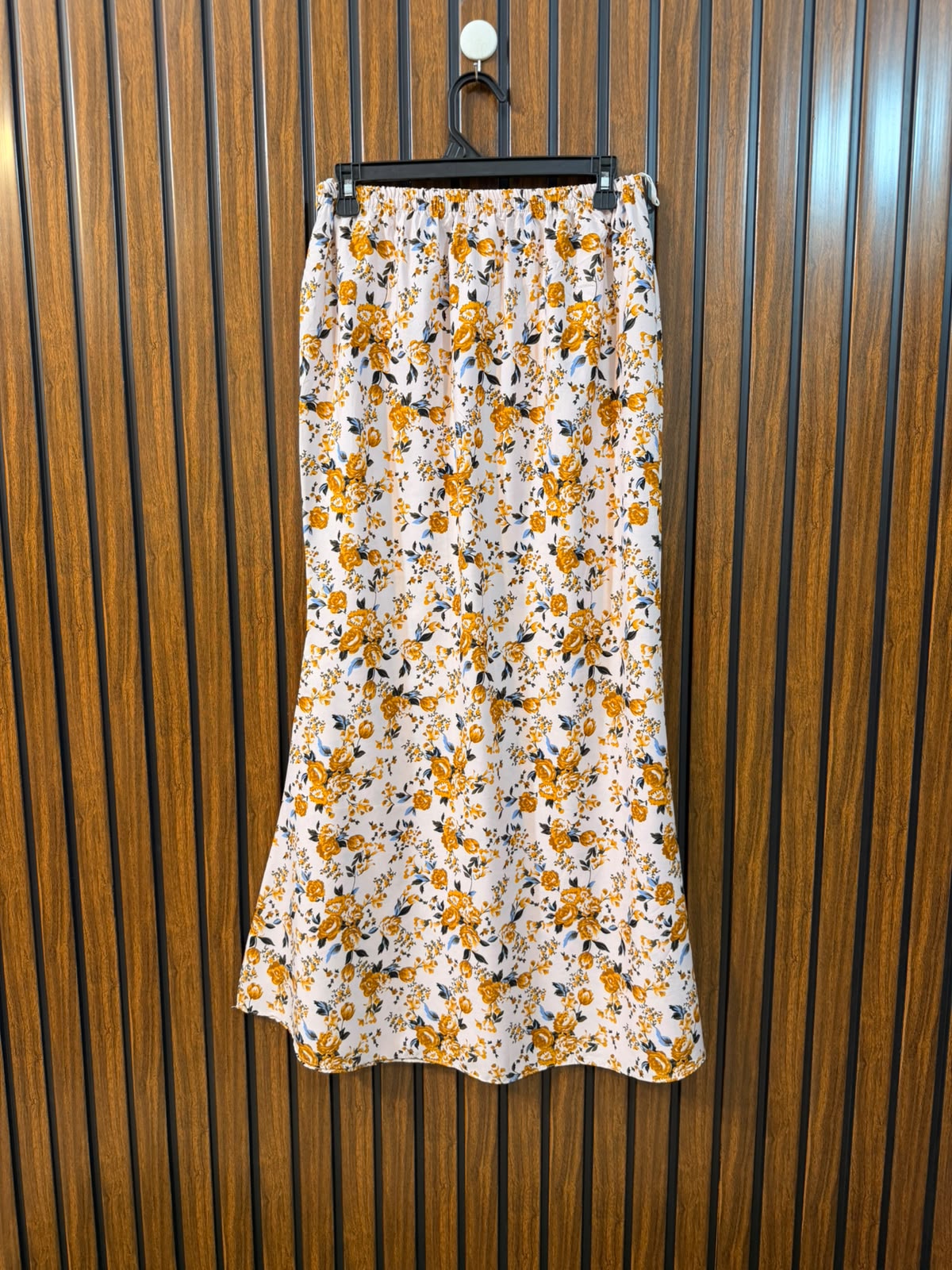 Waist 30  Length 38  Fabric Silk Women's Skirt Fashion