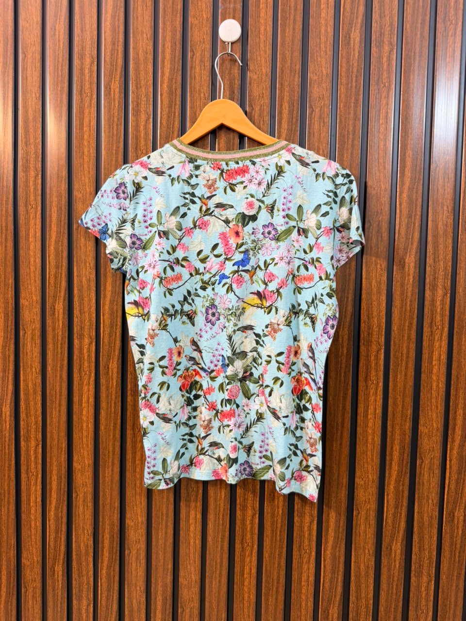 Chest 19  Lenght 22 Women's Fashion T-Shirt
