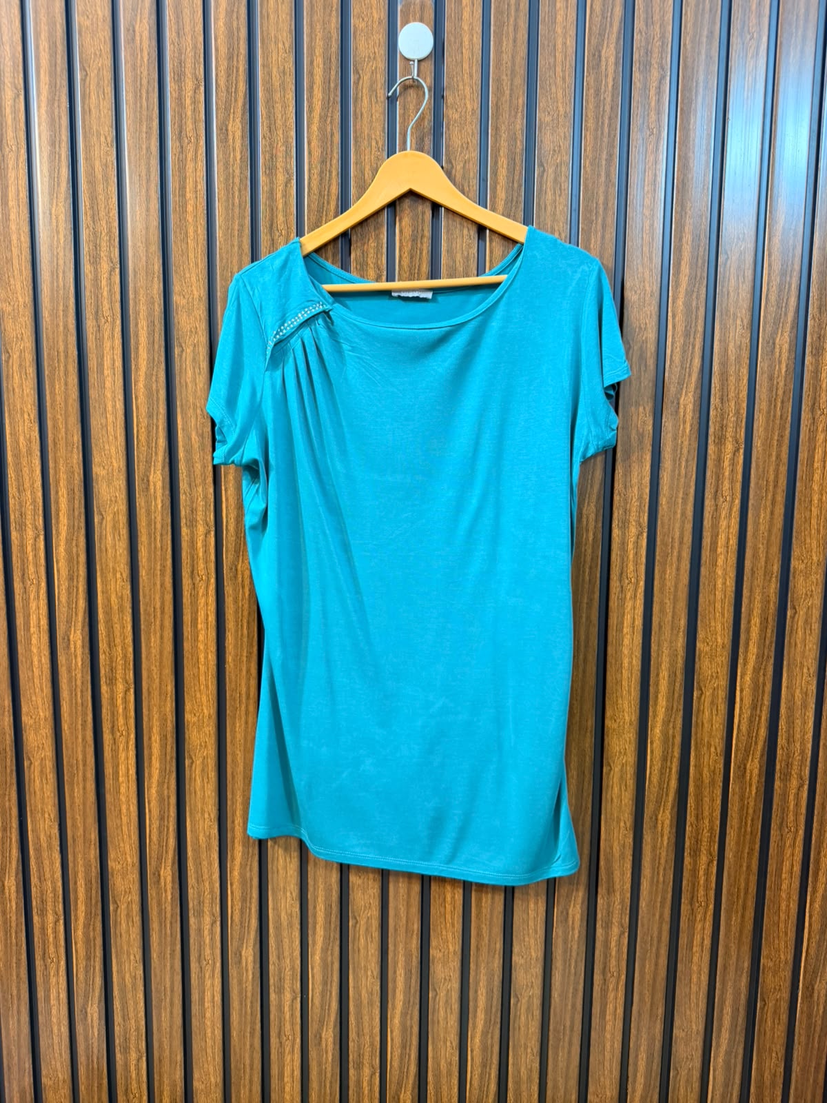 Chest 21  Length 27 Women's Modern T-Shirt