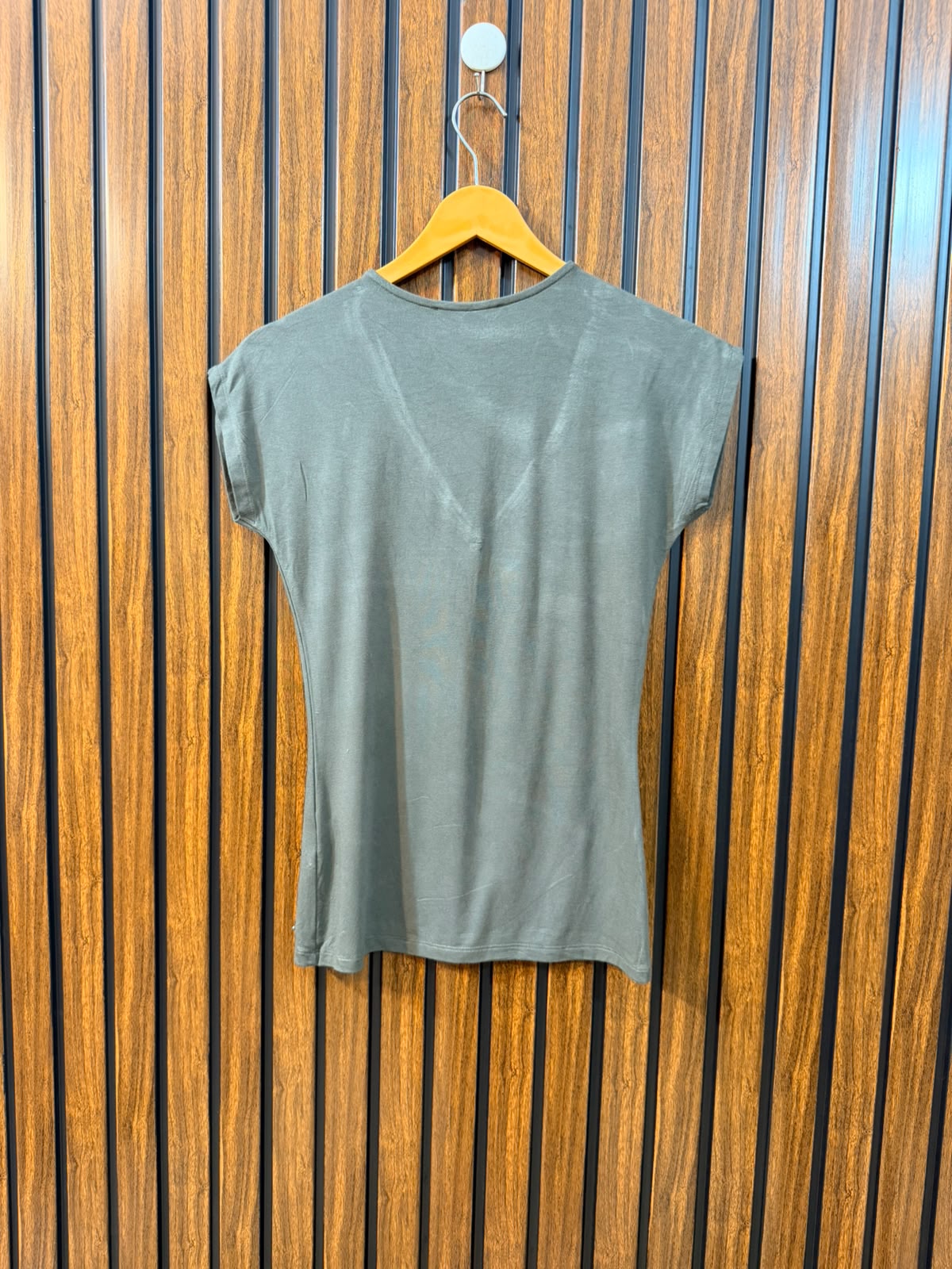 hest 17  Length 22 Women's Premium Tee
