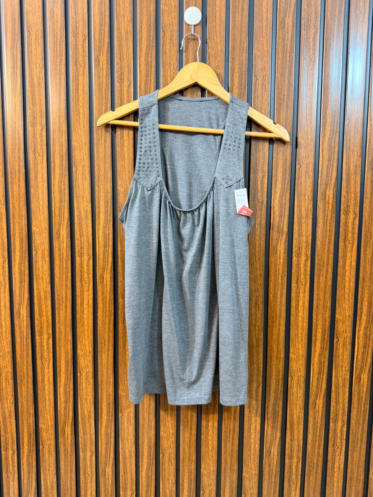 Chest 20  Length 26 Women's Signature T-Shirt