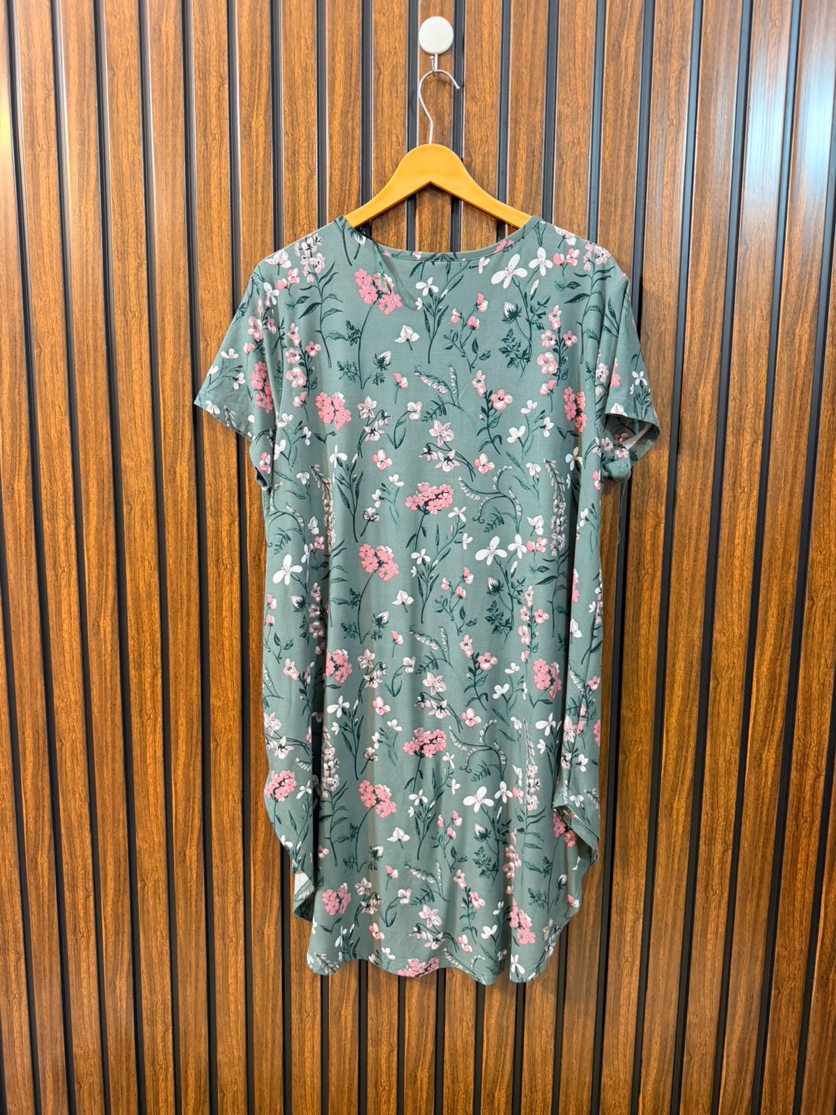 Chest 22  Length 31 To 34 Western Fashion Tee