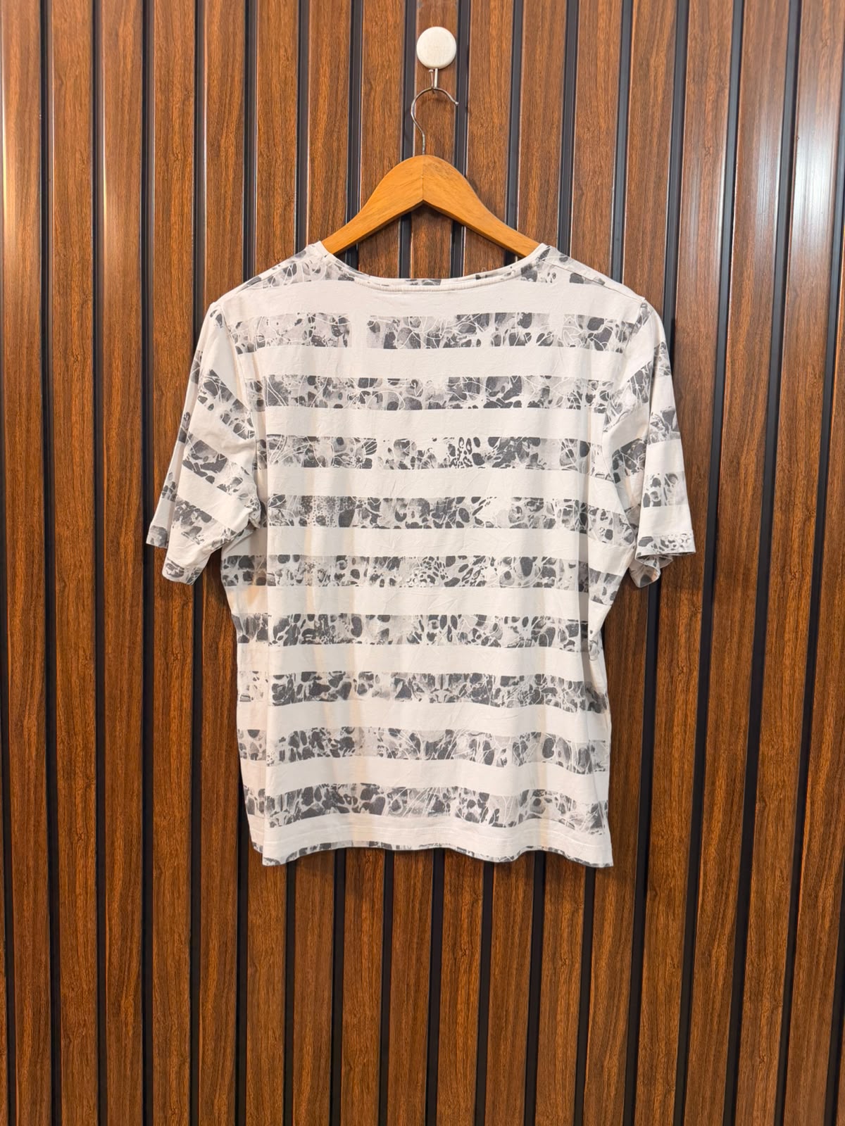Chest 22  Length 22 Women's Quality T-Shirt