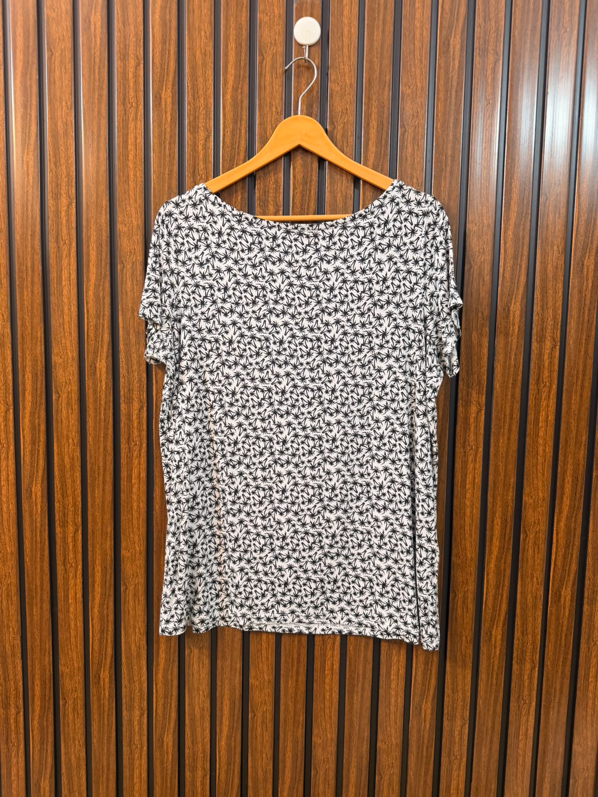 Chest 22  Length 26 Women's Everyday Fashion Tee