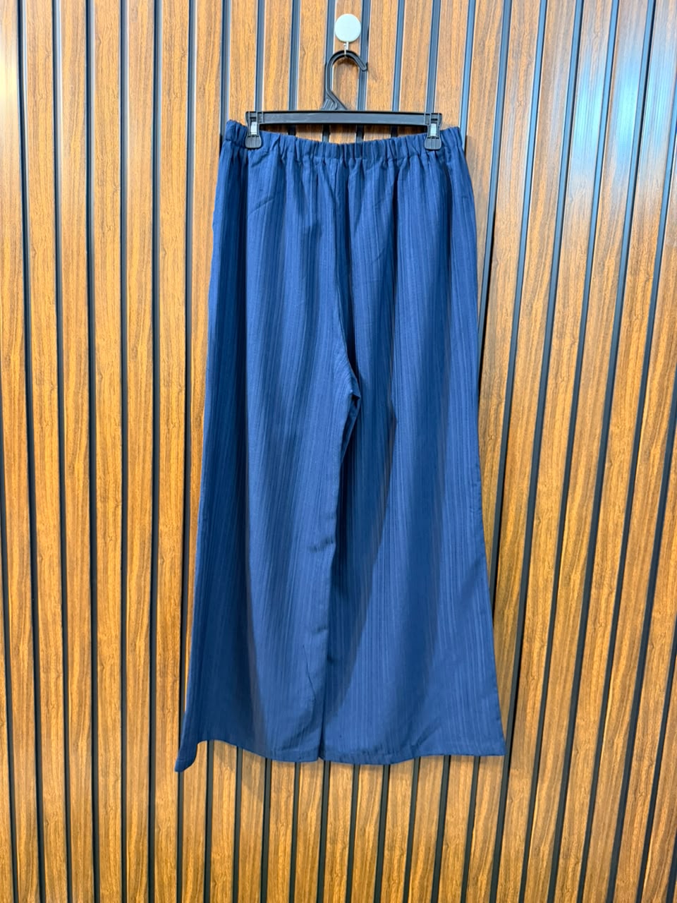 Waist 32  Lenght 39  Fabric silk Original Branded Women's Trouser