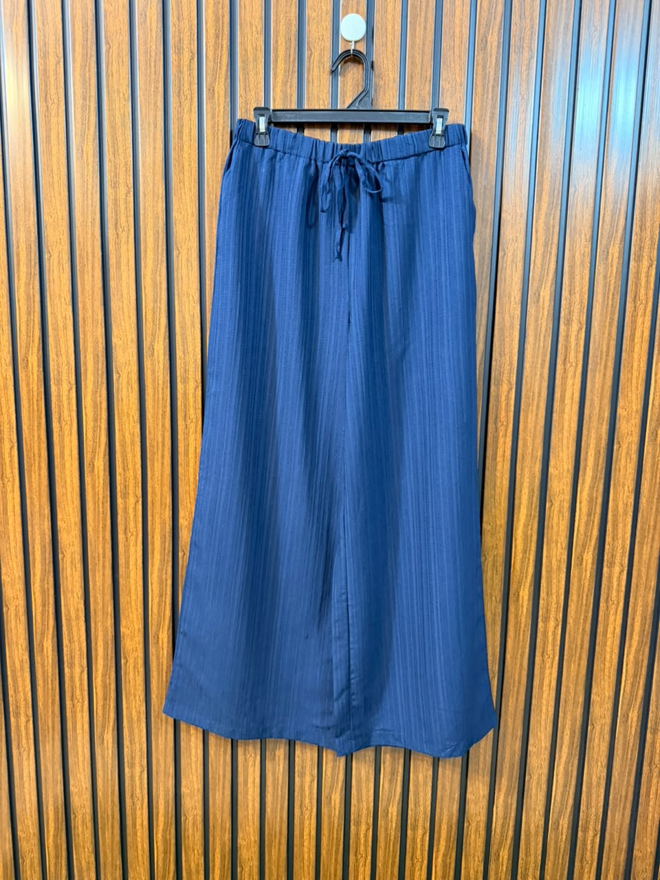 Waist 32  Lenght 39  Fabric silk Original Branded Women's Trouser