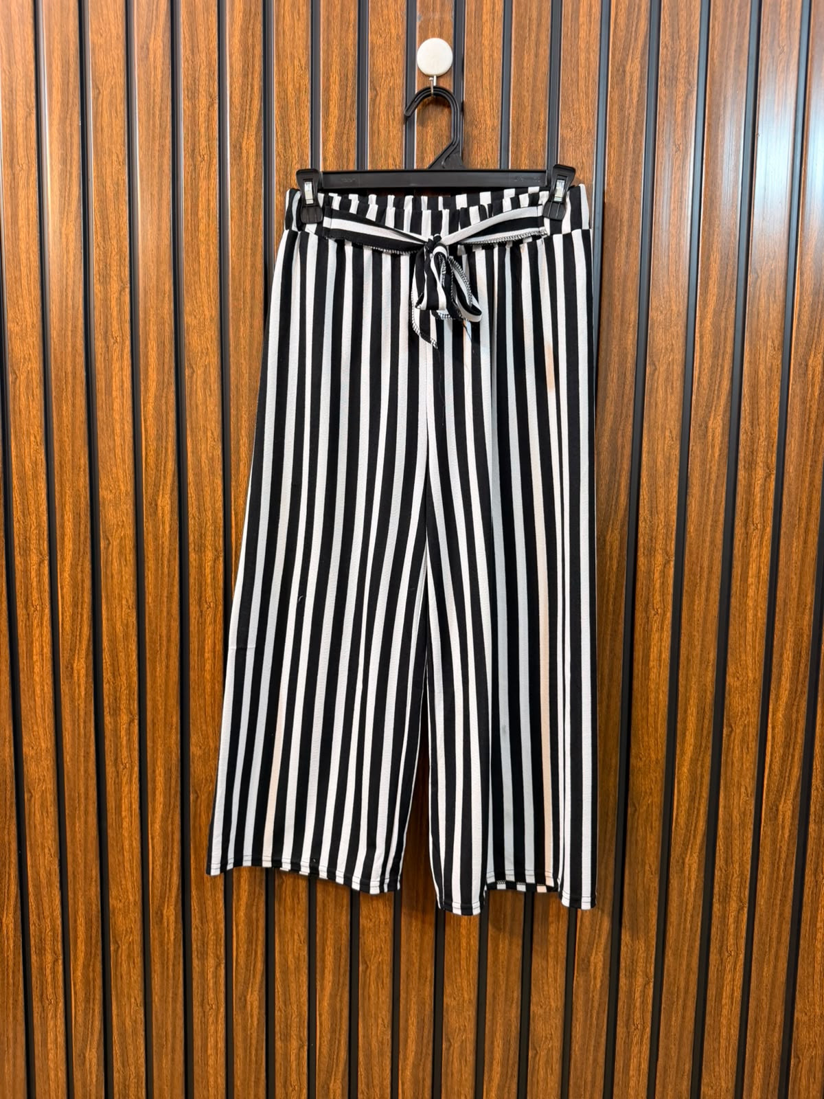 Waist 26  Lenght 29  Fabric silk jersey Women's Classic Trouser