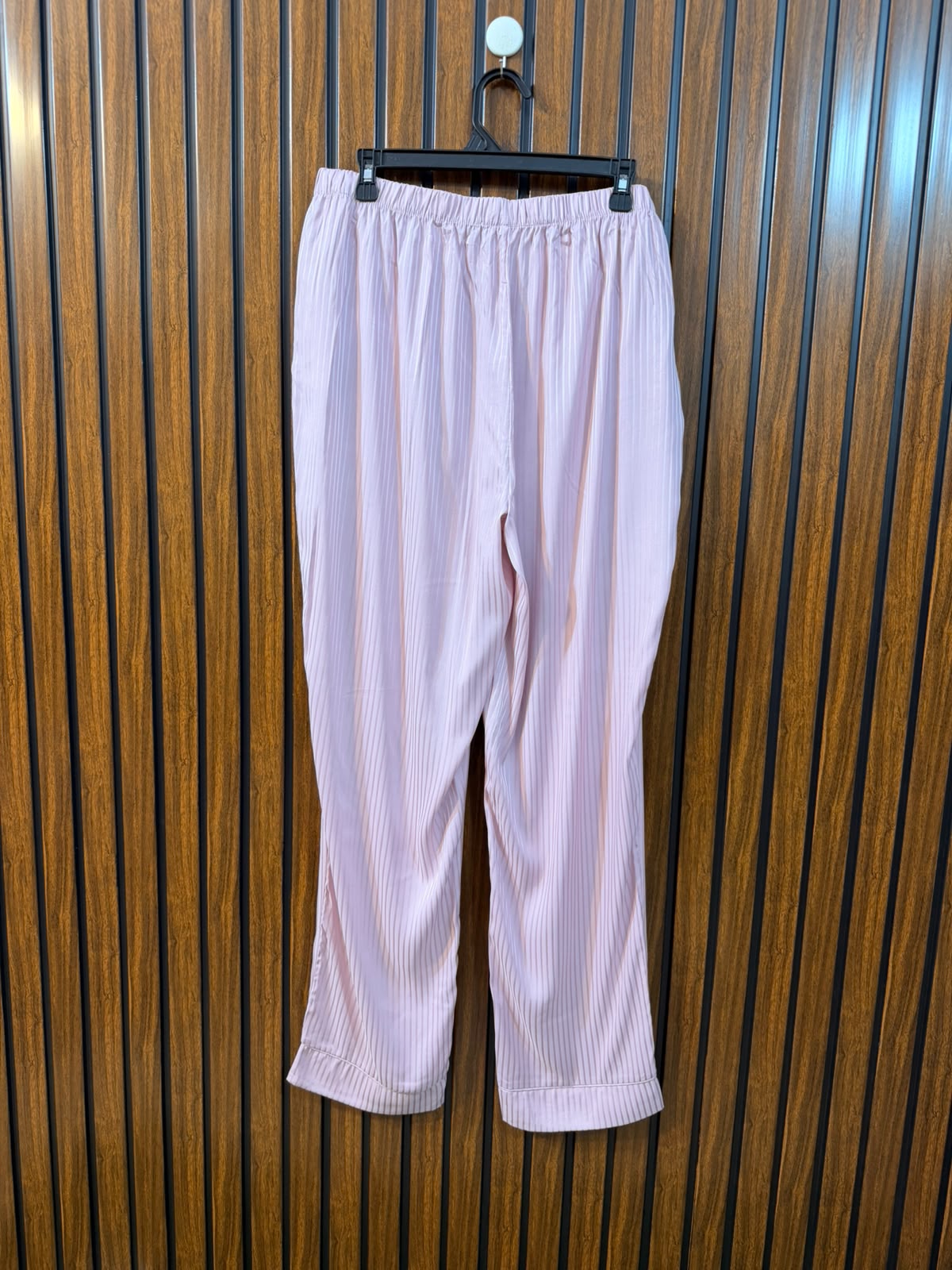 Waist 36  Lenght 41  Fabric silk Imported Ladies Trouser