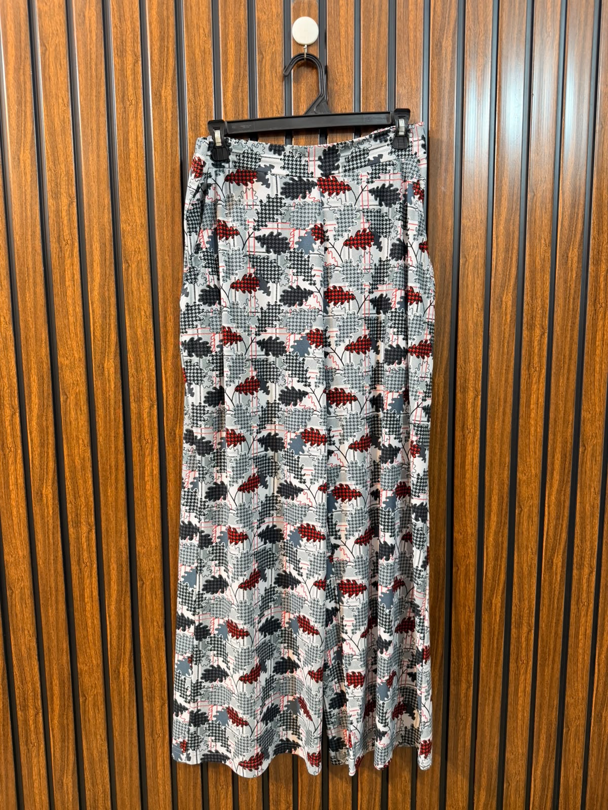 Waist 34  Lenght 39  Fabric silk jersey Western Fashion Trouser