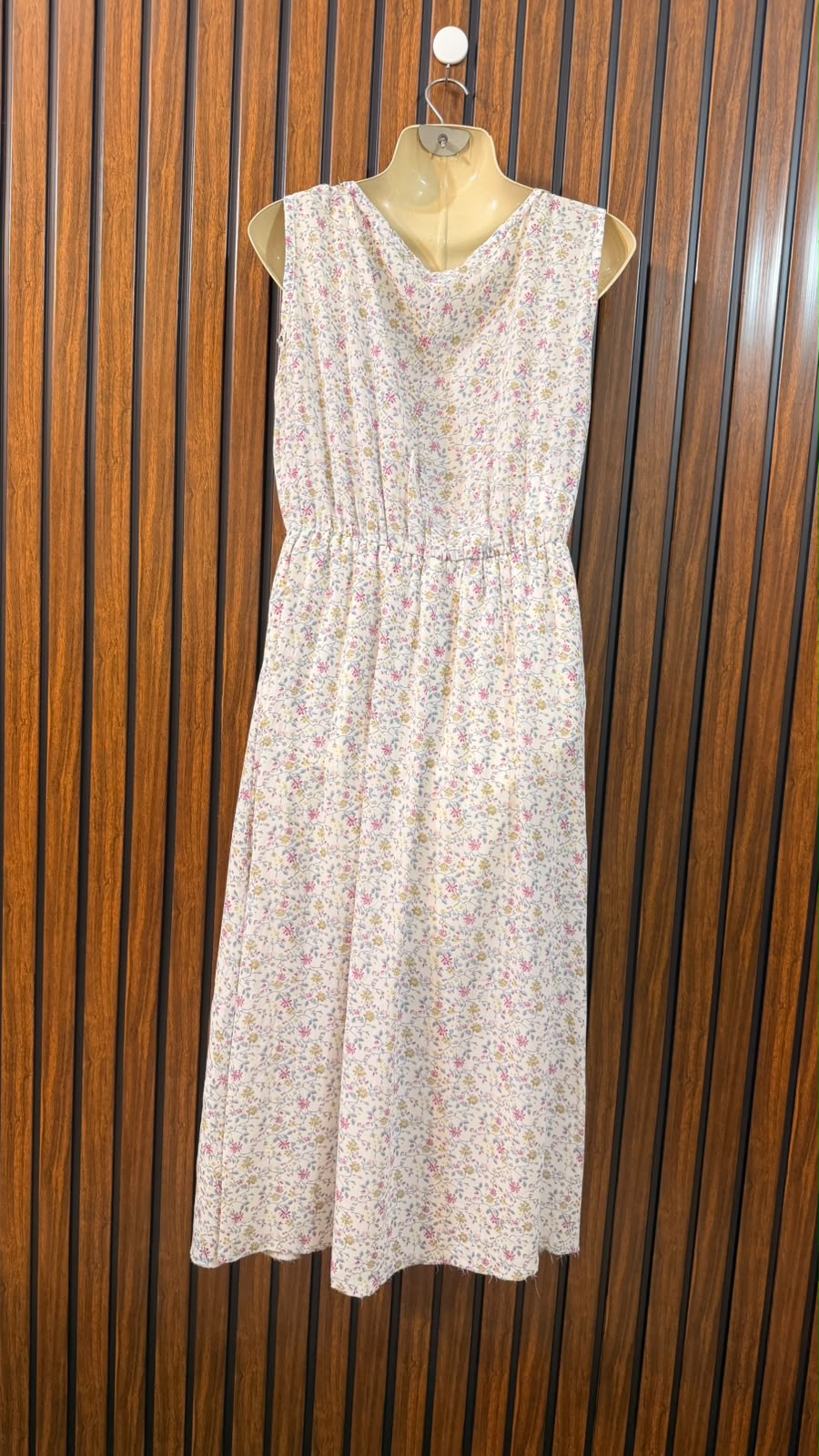 Chest 20  Length 43  Fabric Chiffon Women's Wardrobe Long Maxi