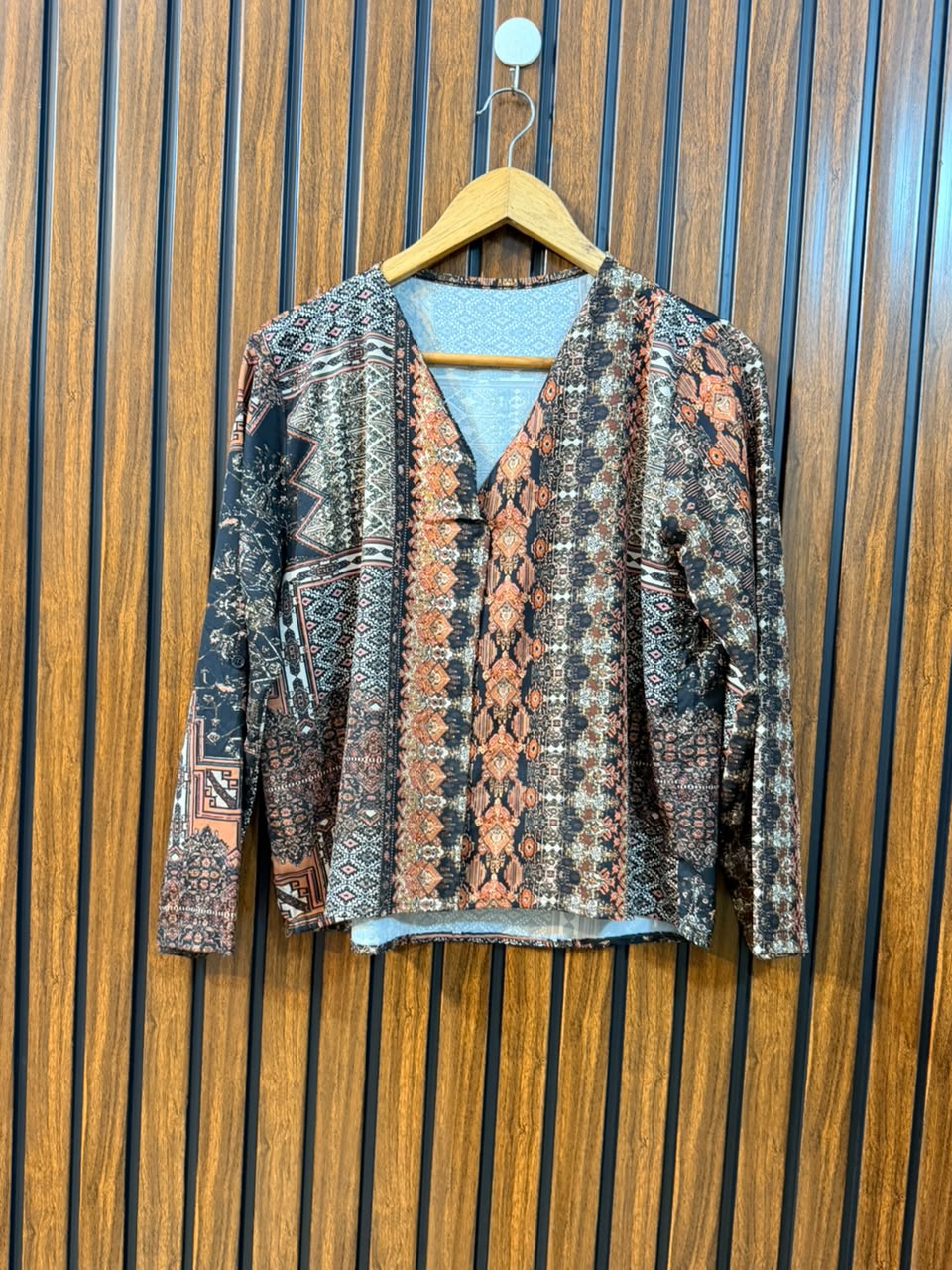 Chest 19  Length 20  Fabric Silk Women's Casual Full Sleeve Top