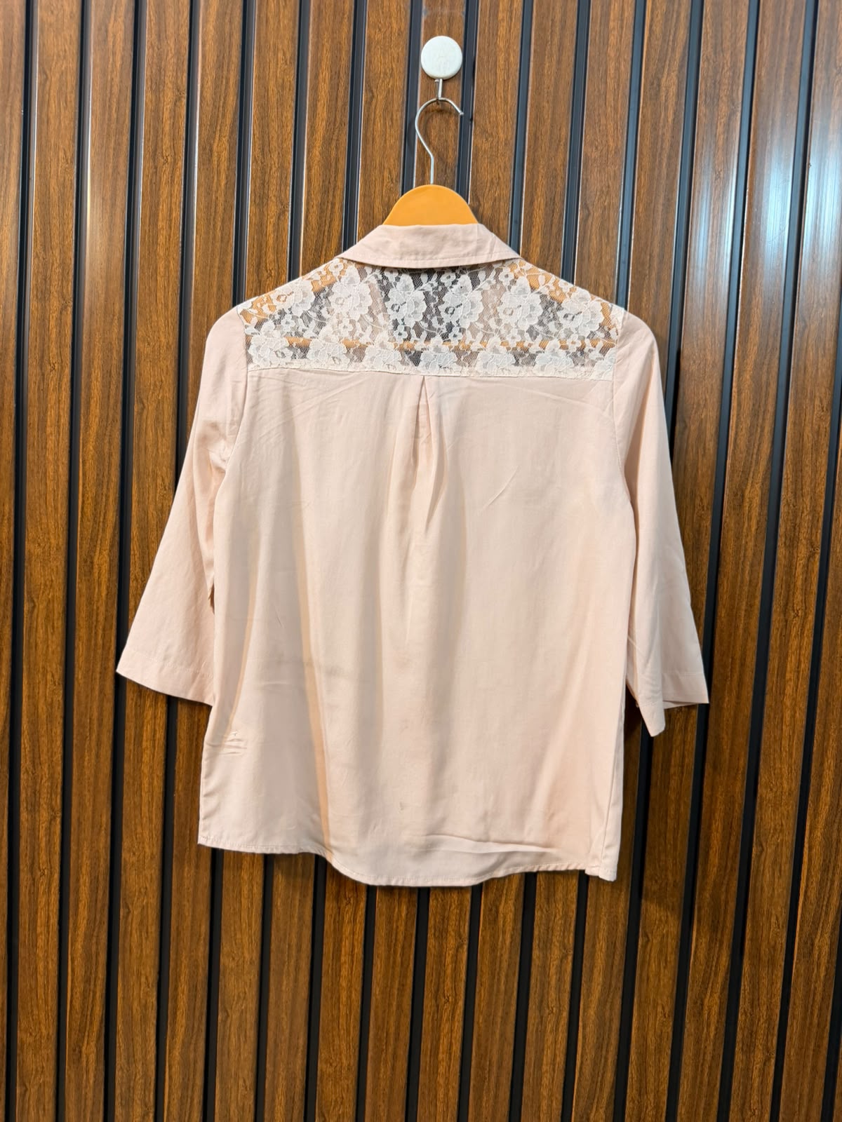 Chest 16  Length 21  Fabric Silk Women's Branded Fashion Top