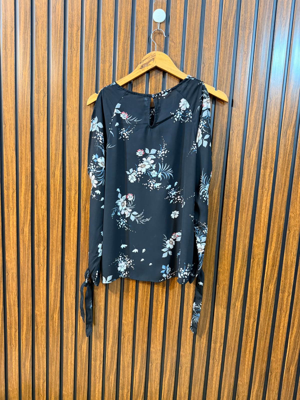 Chest 16  Length 24  Fabric Chiffon Ladies Western Fashion Top