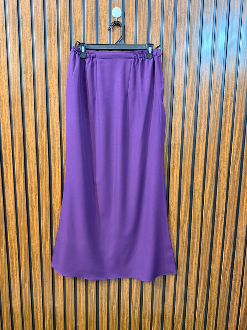 Waist 30  Length 37  Fabric Rayon Western Branded Women's Skirt