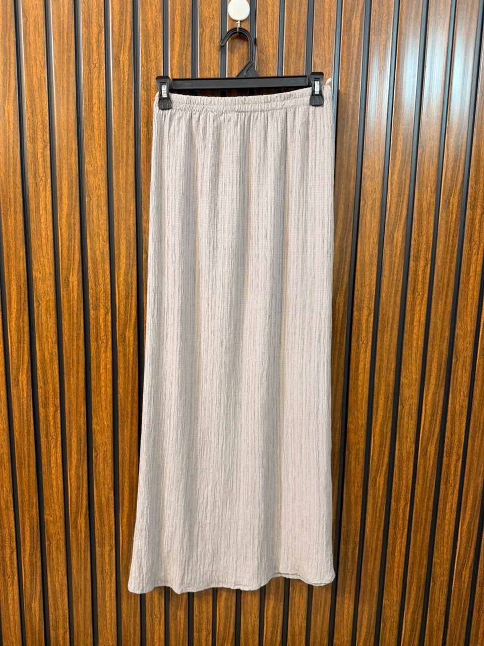 Waist 36  Length 38  Fabric Rayon Imported Women's Skirt