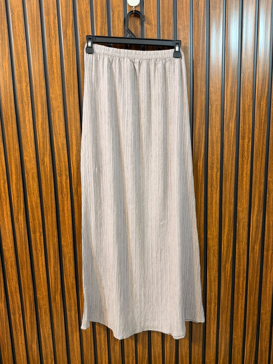 Waist 36  Length 38  Fabric Rayon Imported Women's Skirt