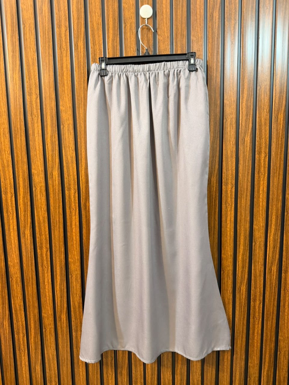 Waist 32  Length 37  Fabric Rayon Women's Fashion Skirt