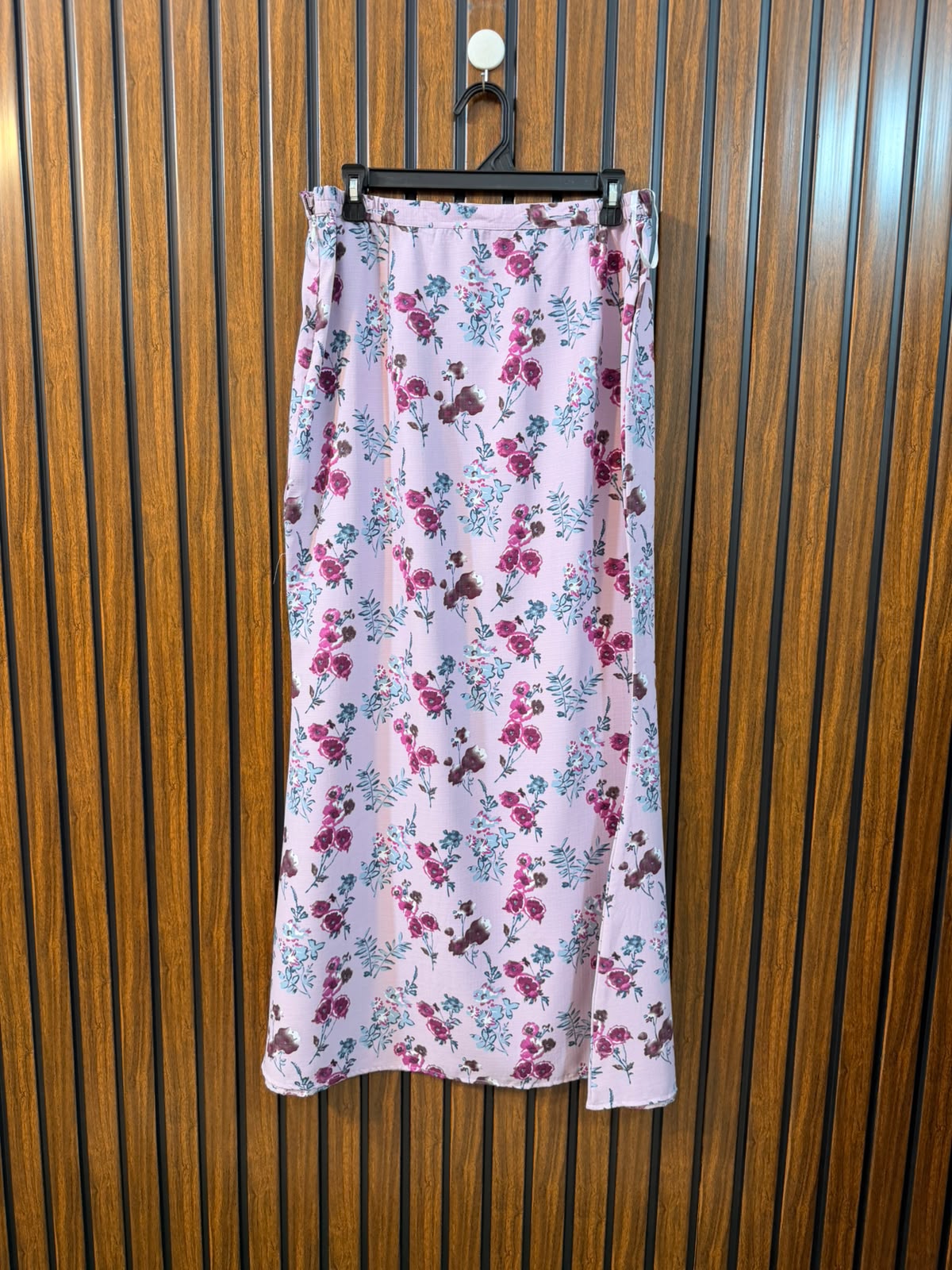 Waist 36  Length 40  Fabric Rayon Women's Premium Skirt