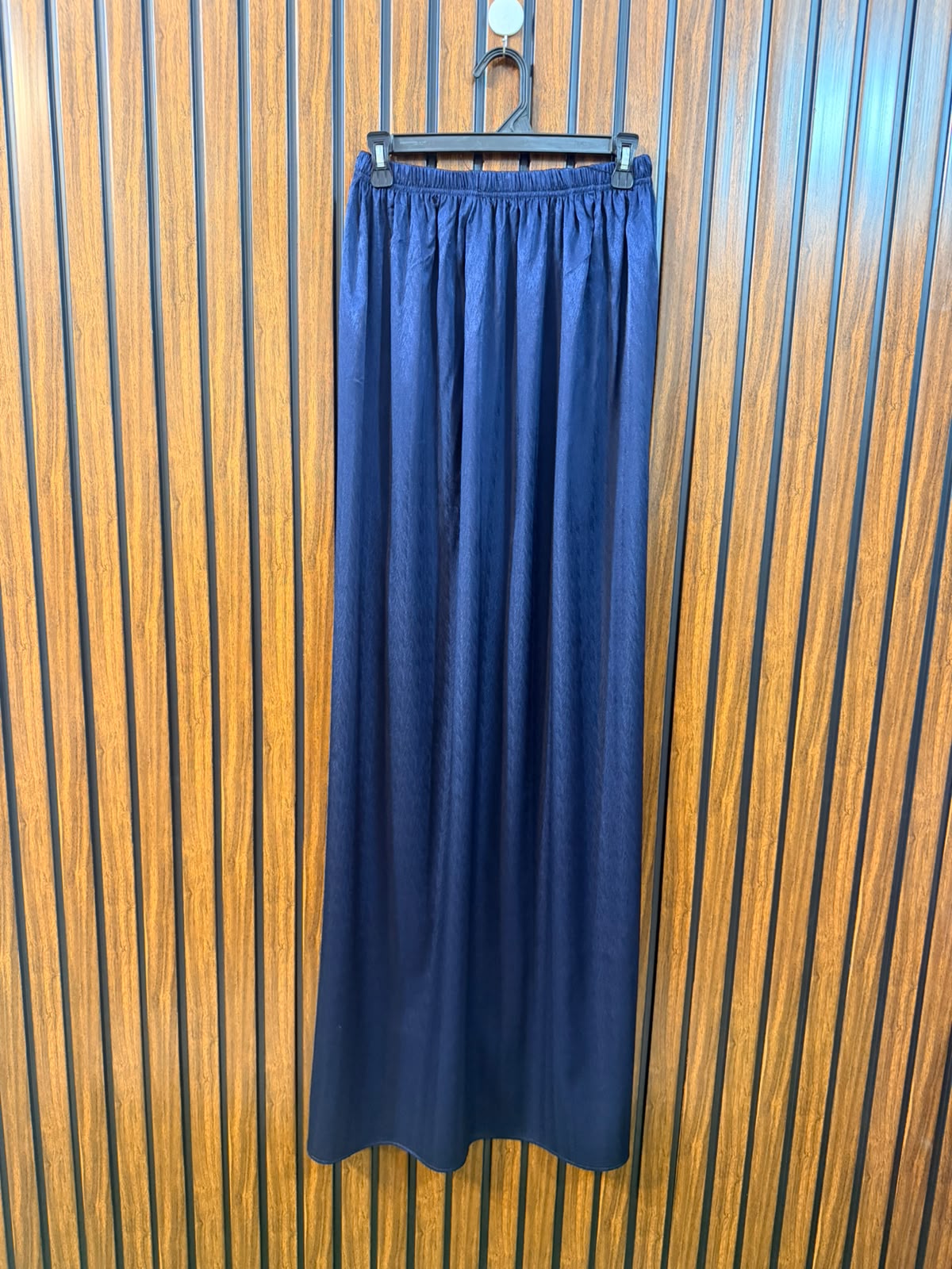 Waist 32  Length 38  Fabric Silk Women's Quality Skirt