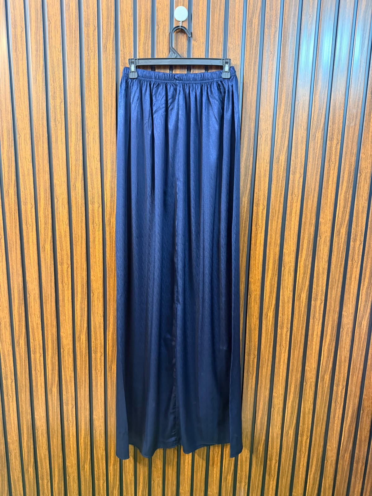 Waist 32  Length 38  Fabric Silk Women's Quality Skirt