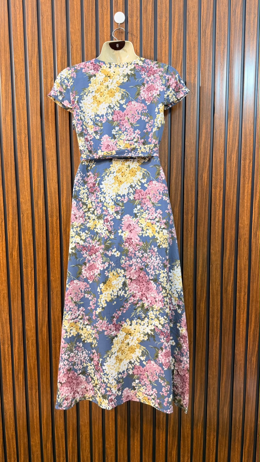 Chest 17  Length 37 To 47  Fabric Silk Best Western Branded Women's Long Maxi