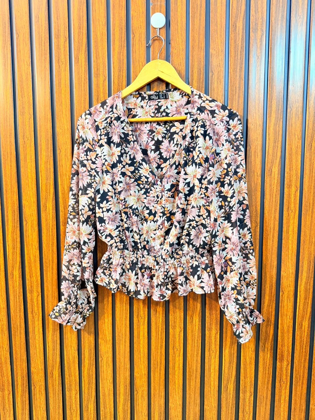 Chest 17  Length 20  Fabric Chiffon Women's Everyday Top