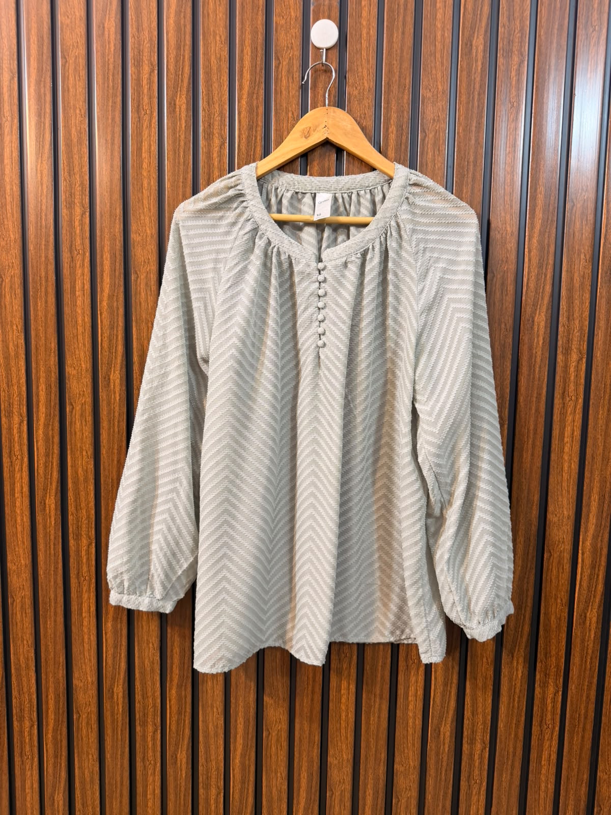 Chest 20  Length 27  Fabric Chiffon Women's Trend Collection Top