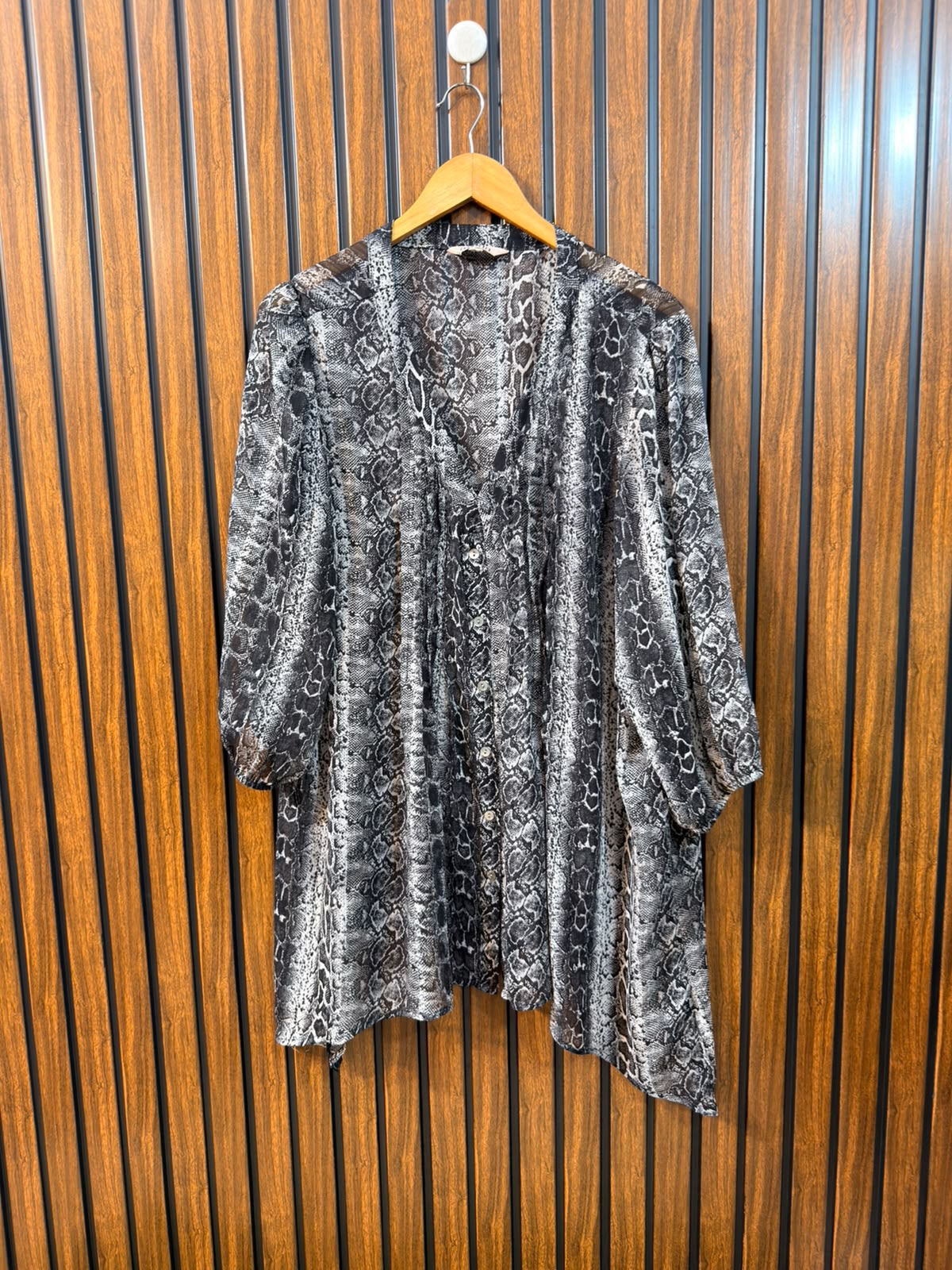 Chest 22  Length 33  Fabric Chiffon Women's Trendy Fashion Top