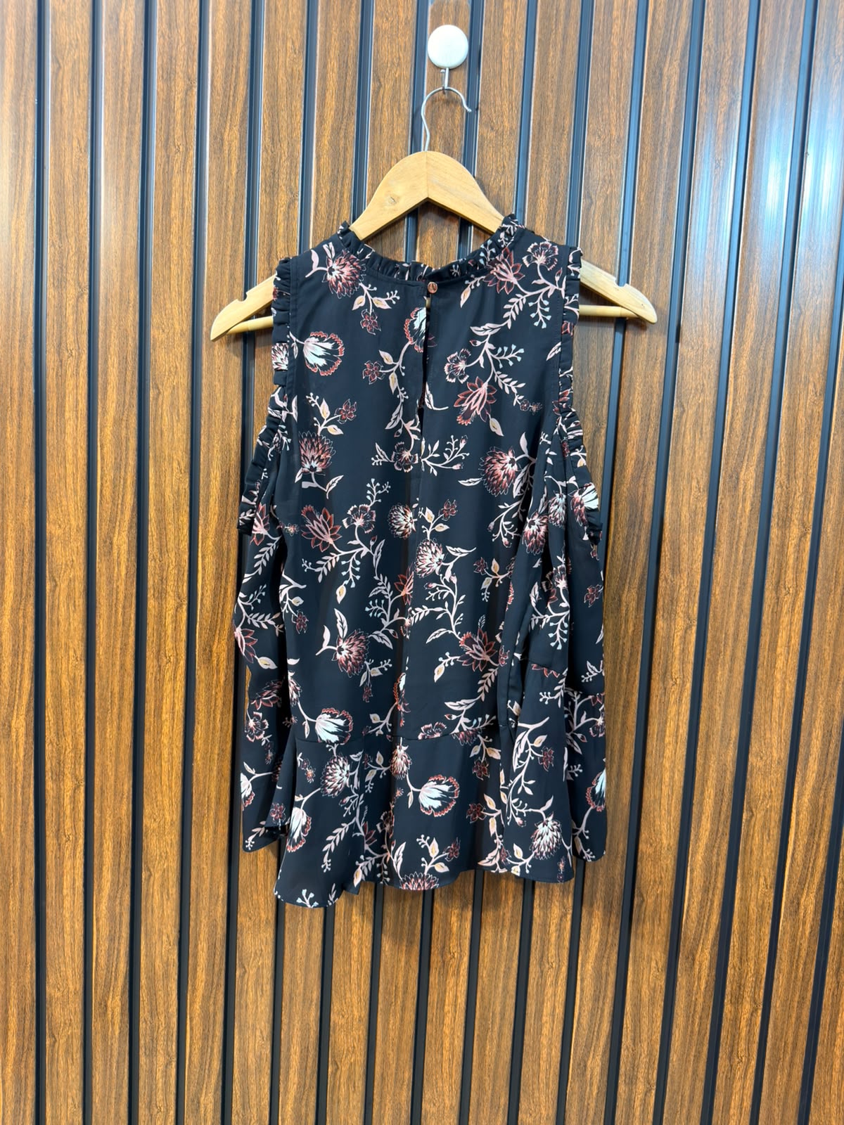Chest 17  Length 26  Fabric Chiffon Women's Wardrobe Essential Top