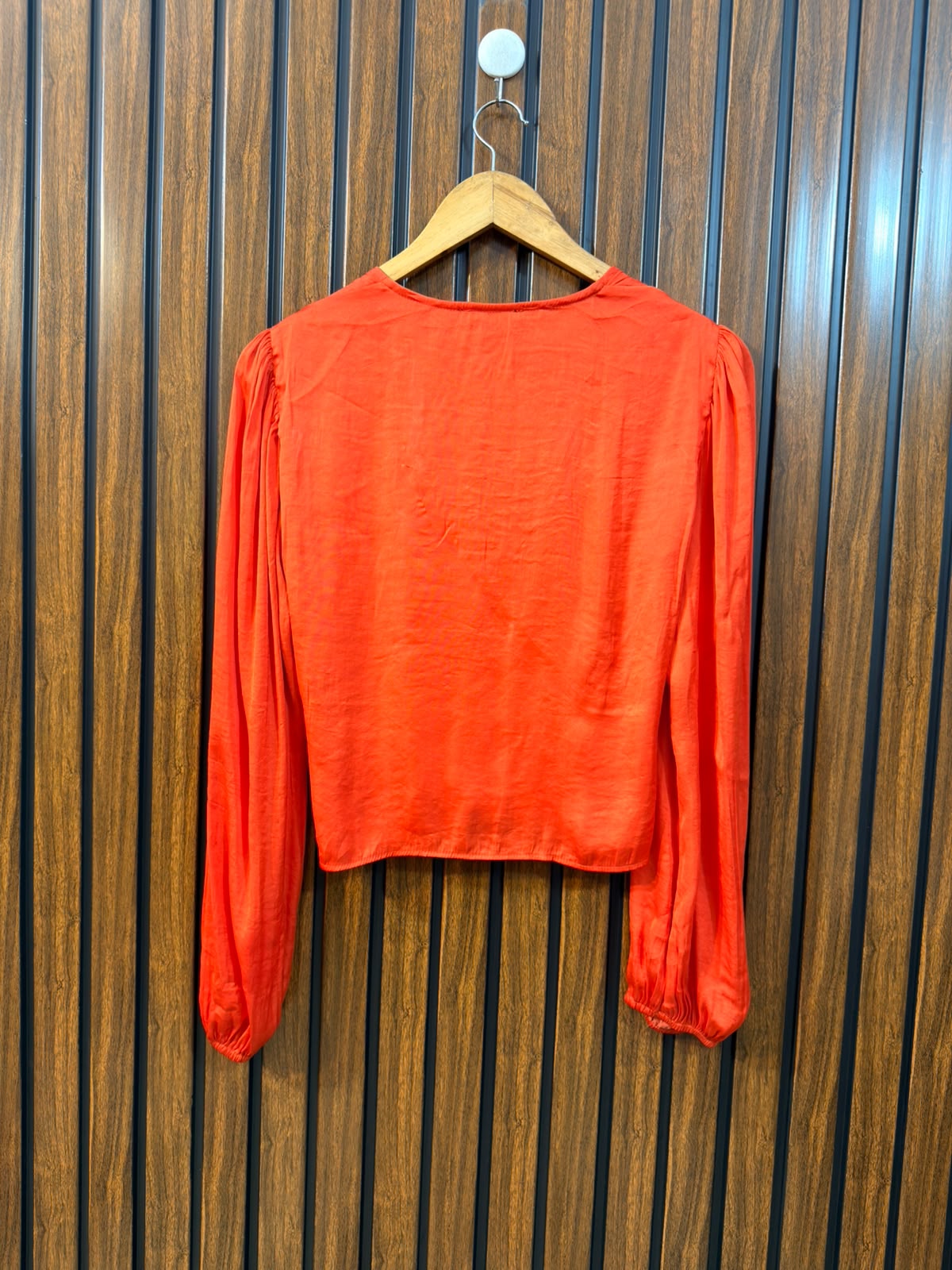 Chest 17  Length 18  Fabric Silk Women's Fashion Collection Top