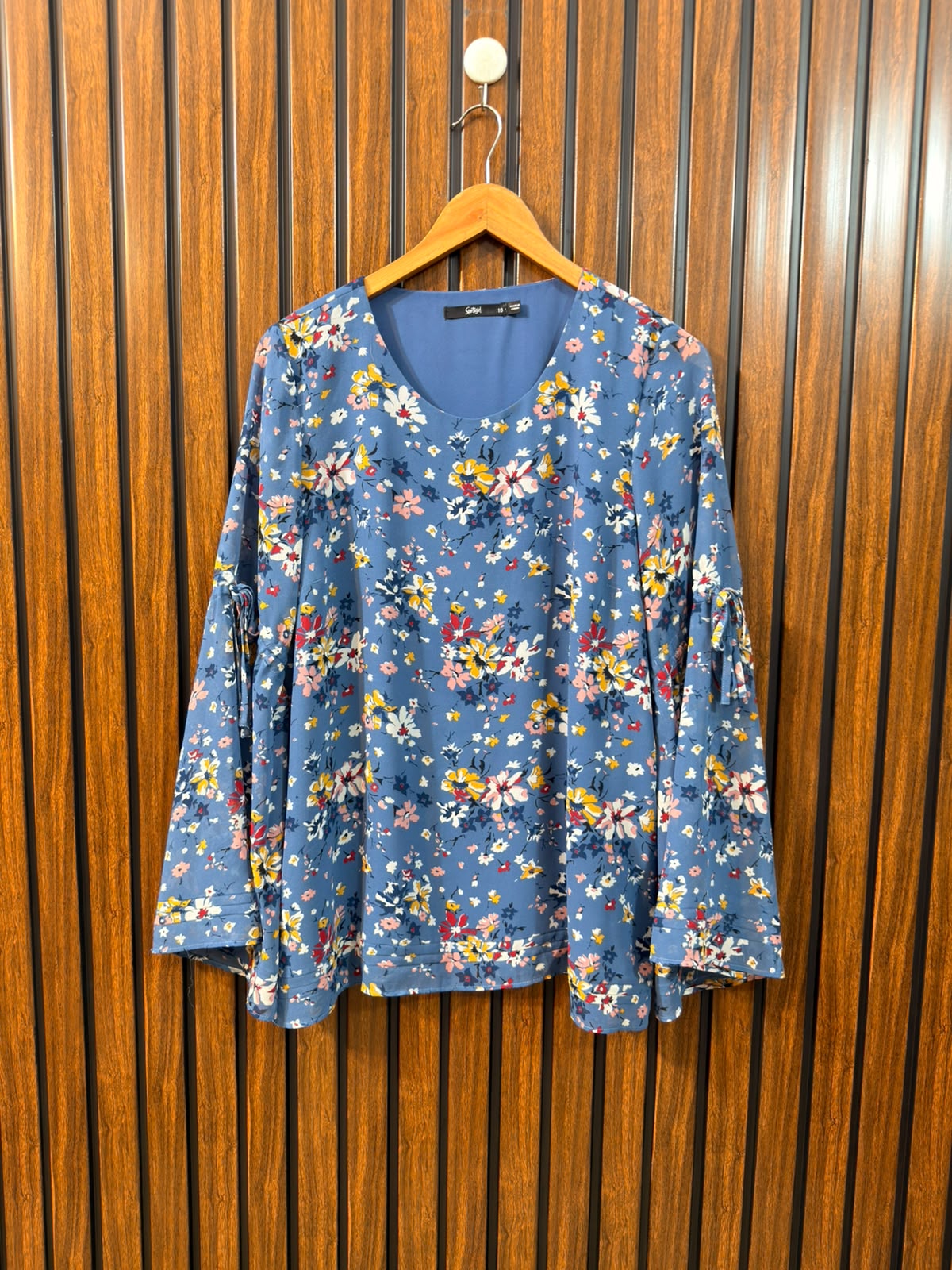 Chest 19  Length 26  Fabric Chiffon Women's Branded Fashion Wear