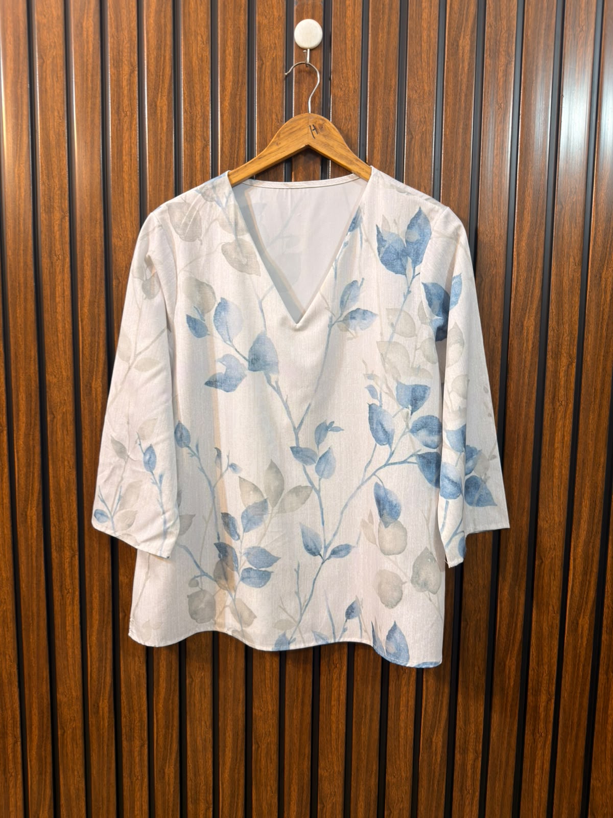 Chest 20  Length 26  Fabric Silk Western Women's Premium Wear