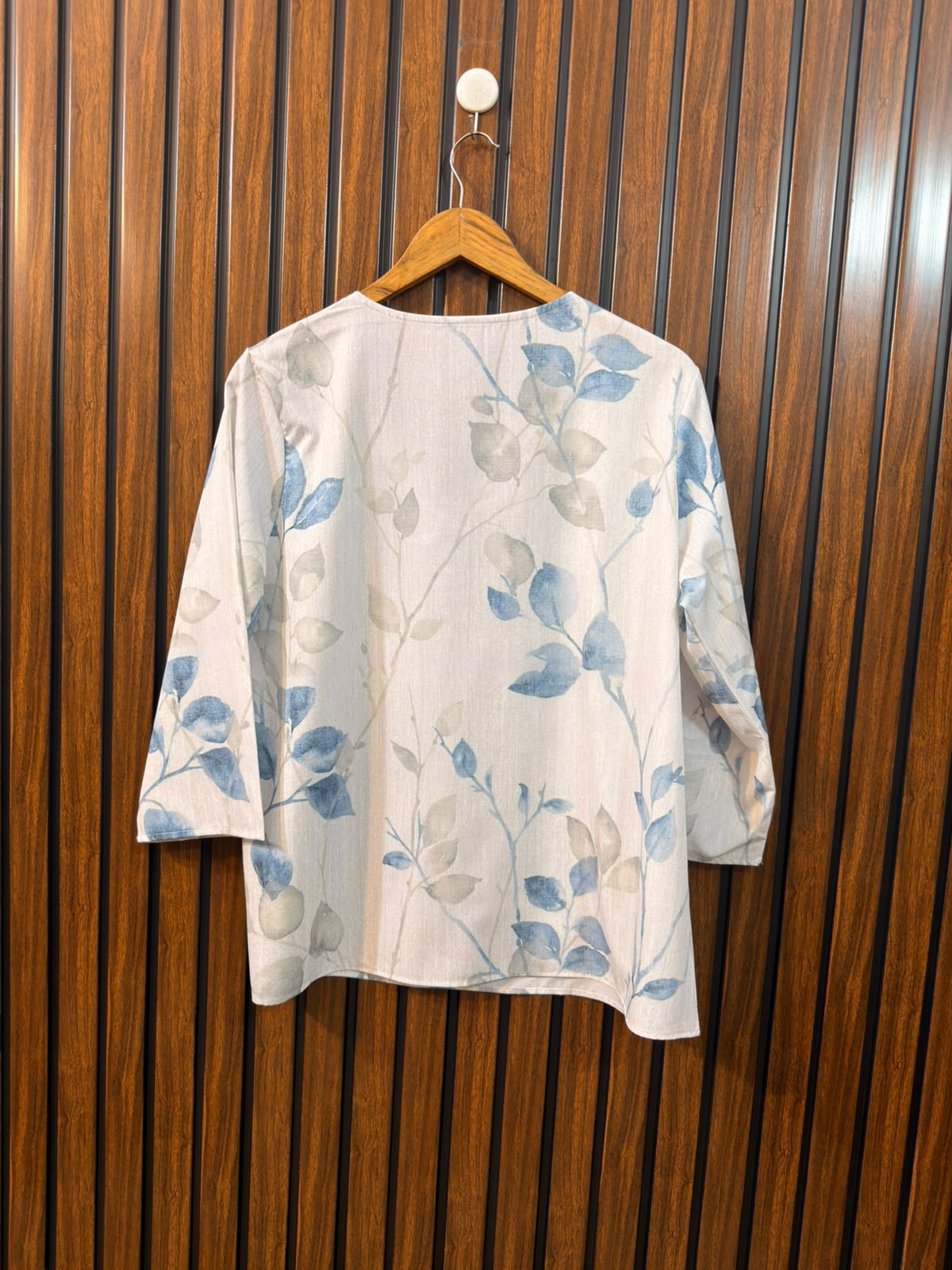 Chest 20  Length 26  Fabric Silk Western Women's Premium Wear