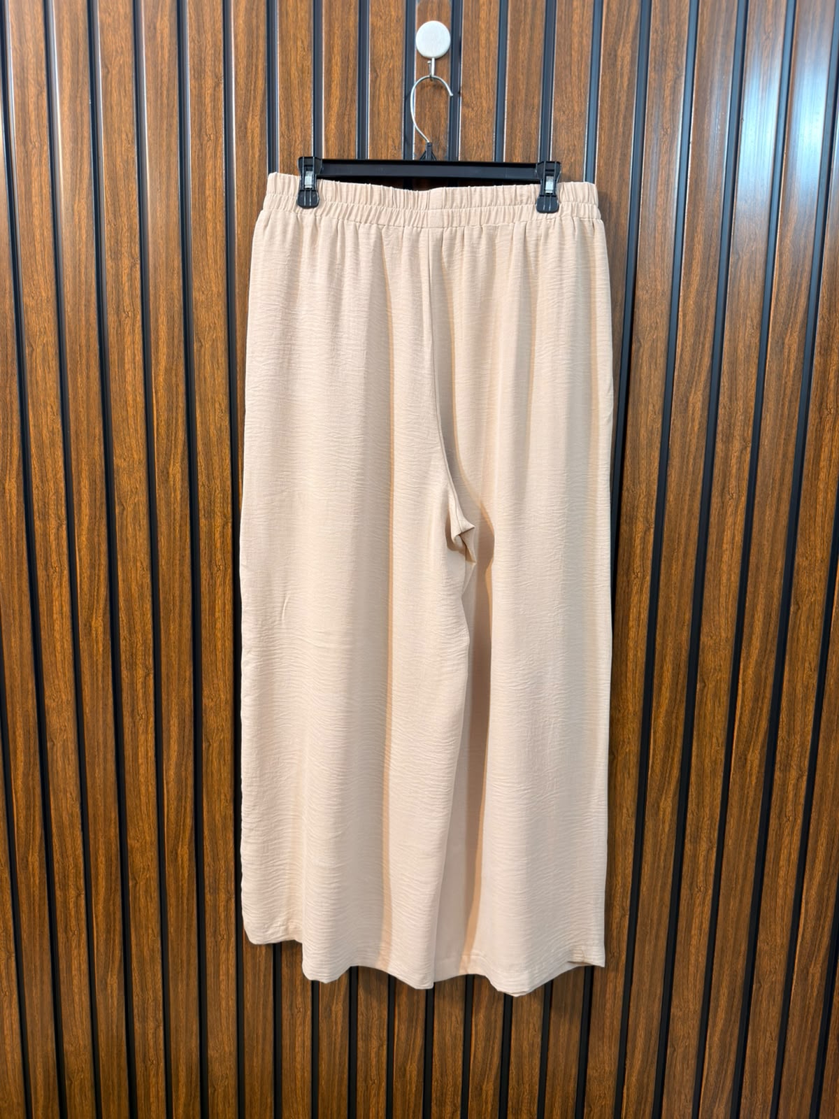 Waist 34  Lenght 37  Fabric Silk Branded Ladies Trouser