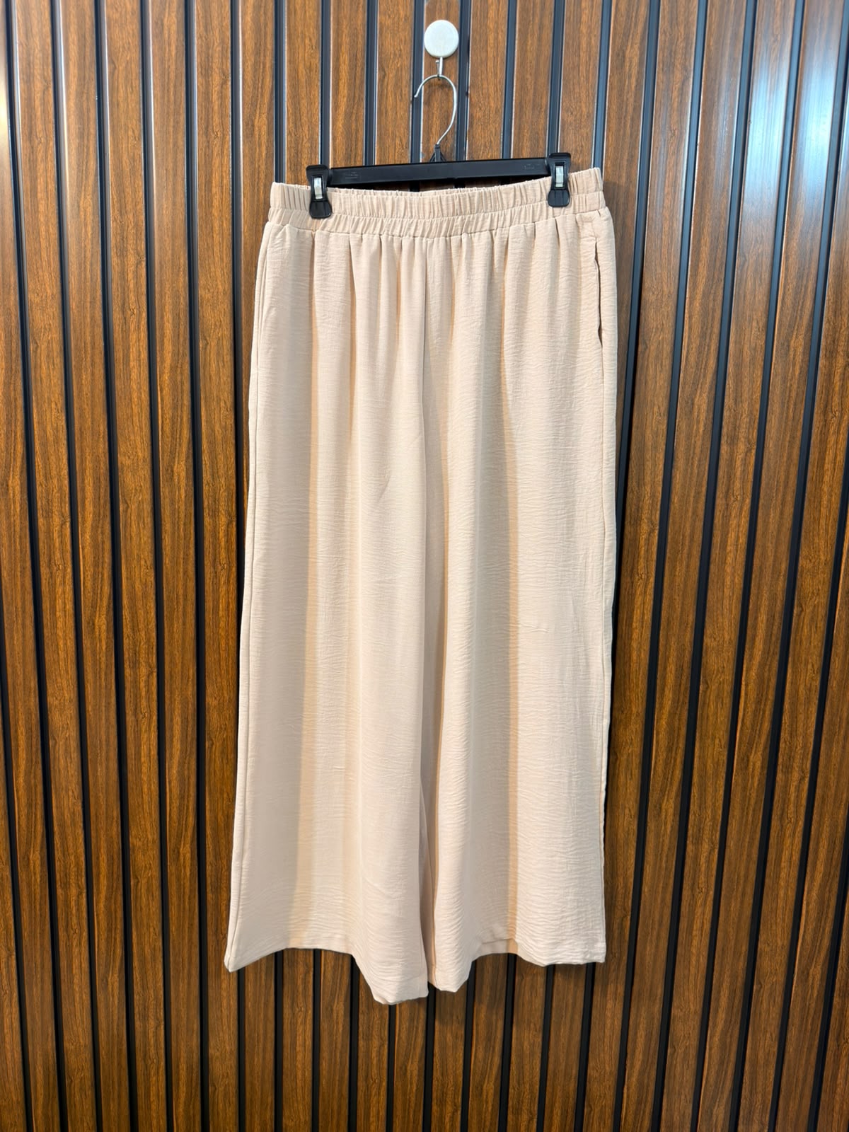 Waist 34  Lenght 37  Fabric Silk Branded Ladies Trouser