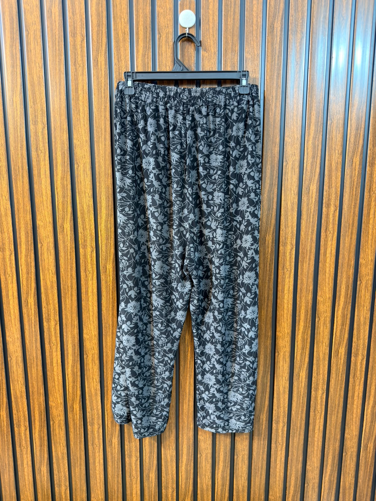 Waist 32  Lenght 34  Fabric Silk Jersey Women's Smart Trouser