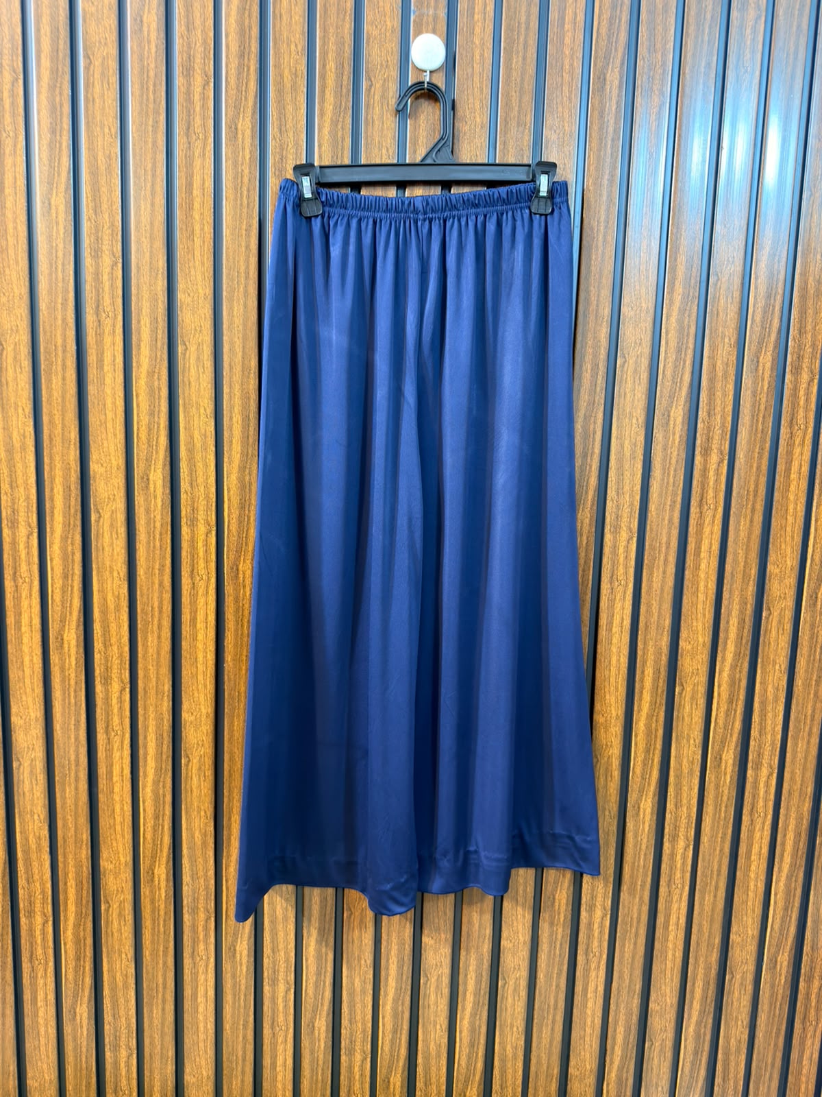 Waist 28  Lenght 33  Fabric Silk Jersey Western Wear Women's Trouser