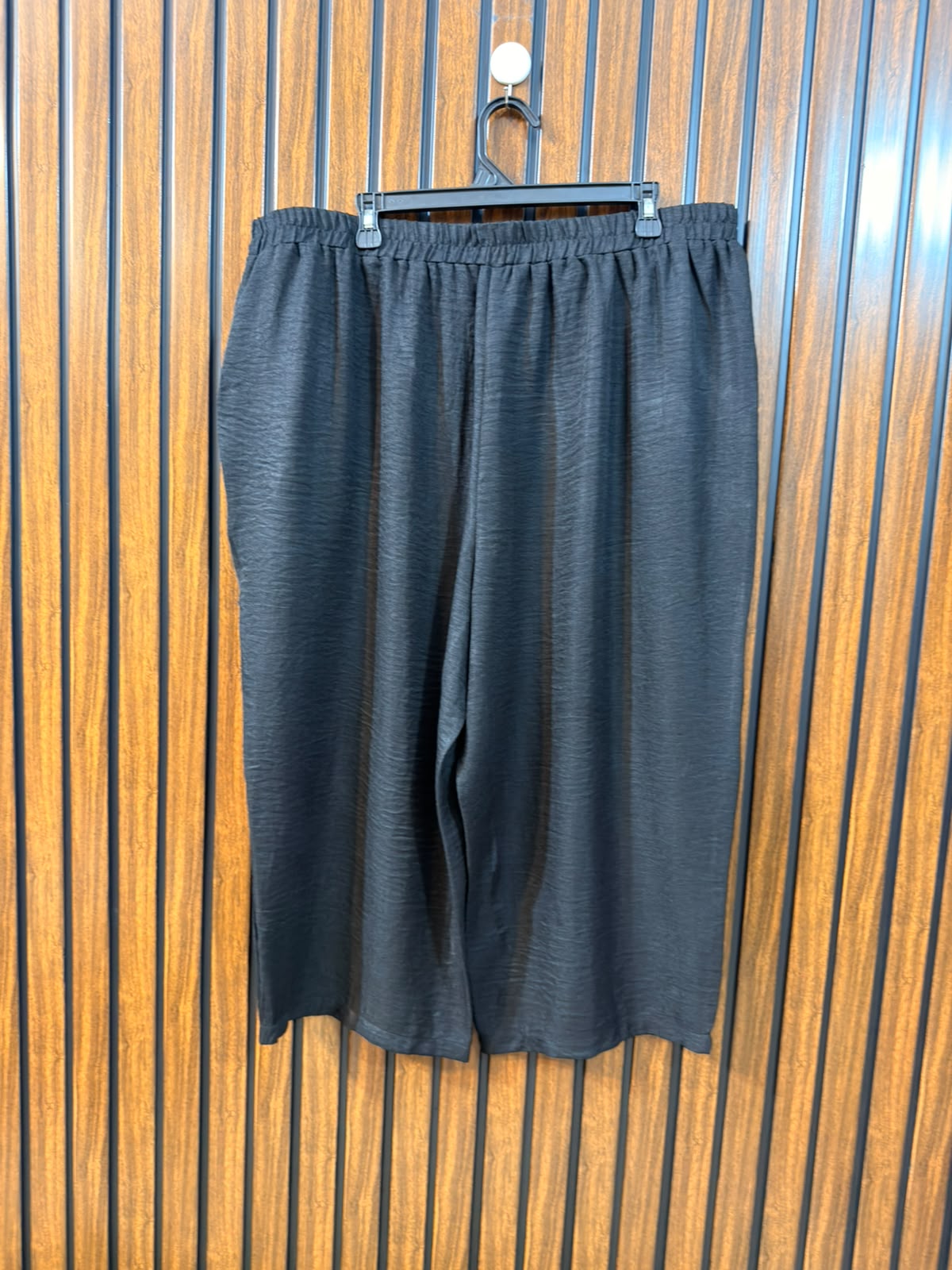 Waist 40  Lenght 32  Fabric Silk Imported Fashion Trouser