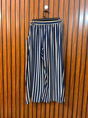 Waist 26  Lenght 33  Fabric Silk  Side Cut Style Everyday Women's Trouser