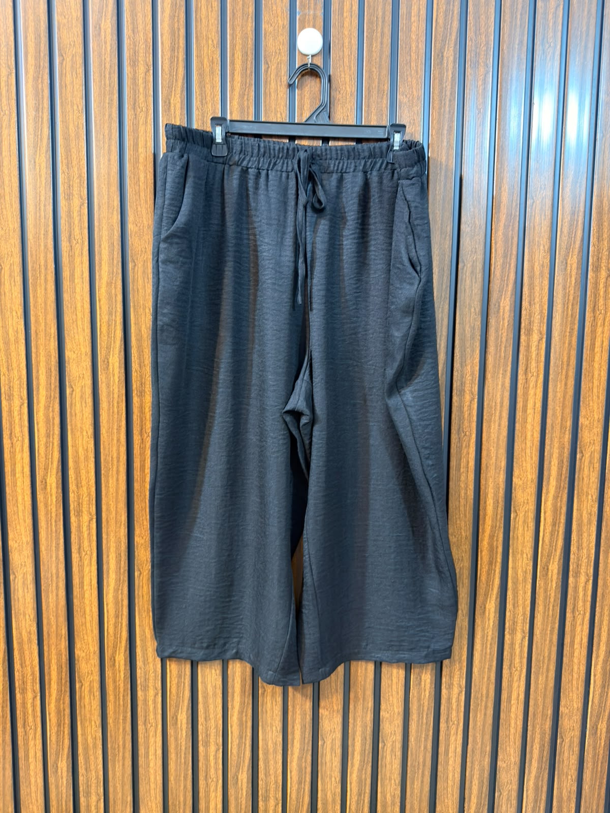Waist 40  Lenght 32  Fabric Silk Imported Fashion Trouser