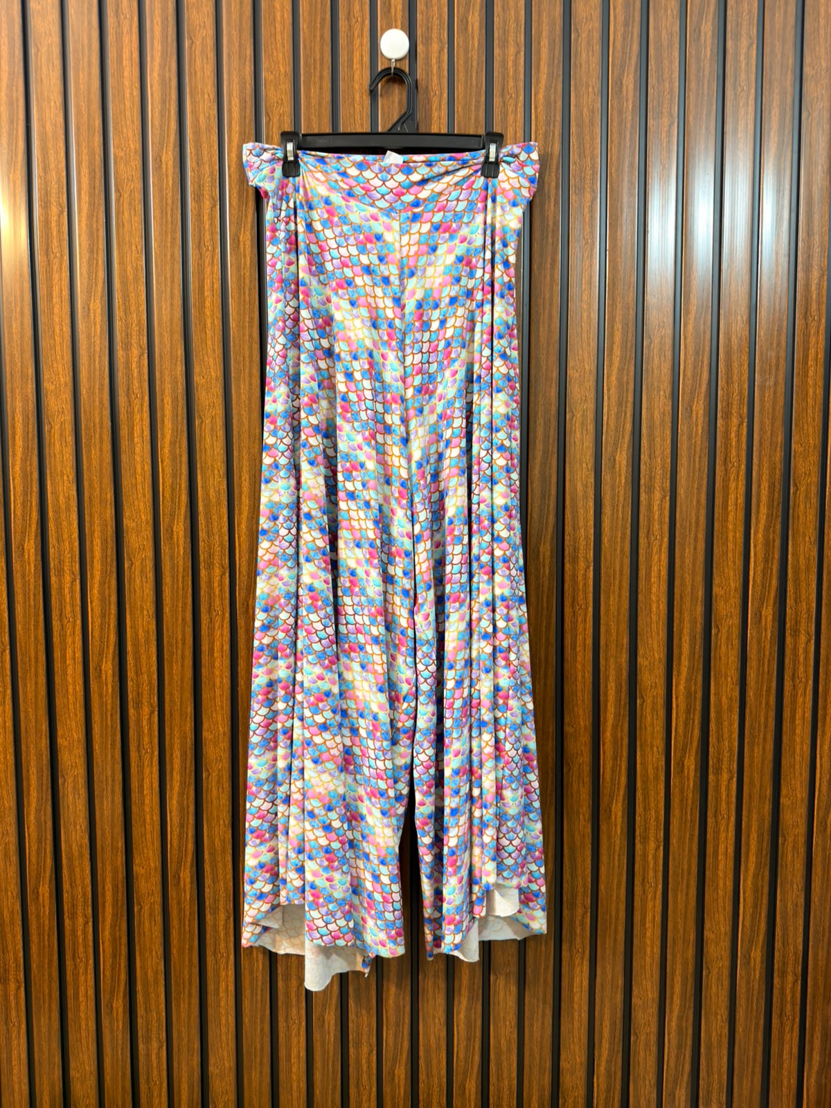 Waist 40  Lenght 41  Fabric Silk Jersey Western Fashion Bottom